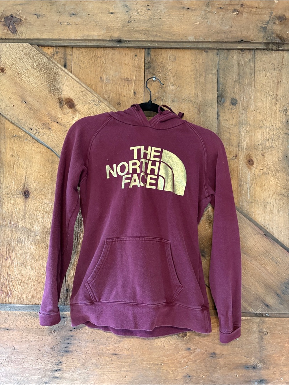 The North Face Womens Maroon Hoodie Gold Logo Pullover NF0A47BG Small‎